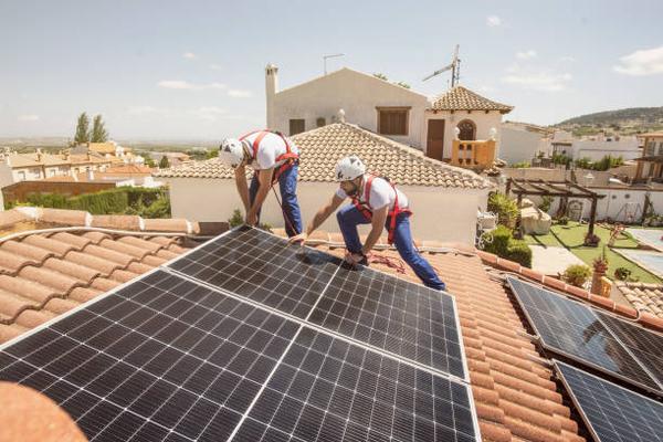 Roof Installation Techniques for Winter Park's Unique Climate